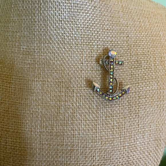 Sparkling AB Crystal Anchor Brooch and Bracelet Set - Picture 5 of 12